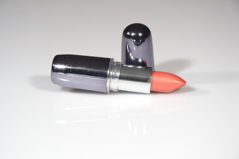 esthetique-NICE-min_lipstick-273109